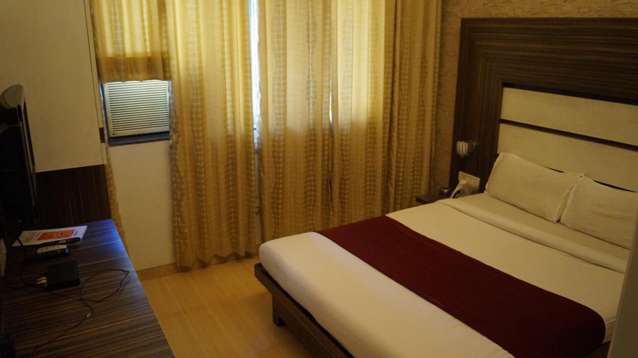 Hotel Khandesh Residency Panvel Exteriör bild